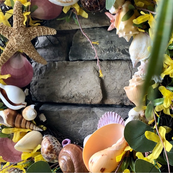 New! Seashell Starfish Forsythia Floral Willow Wreath - Picture 4 of 15
